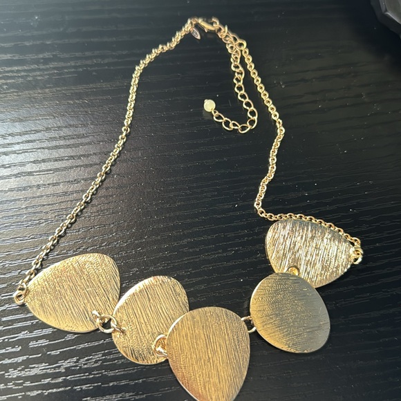 AVON PERFECT HORIZON NECKLACE "GOLDTONE" (VERY RARE) ~ - Picture 2 of 3